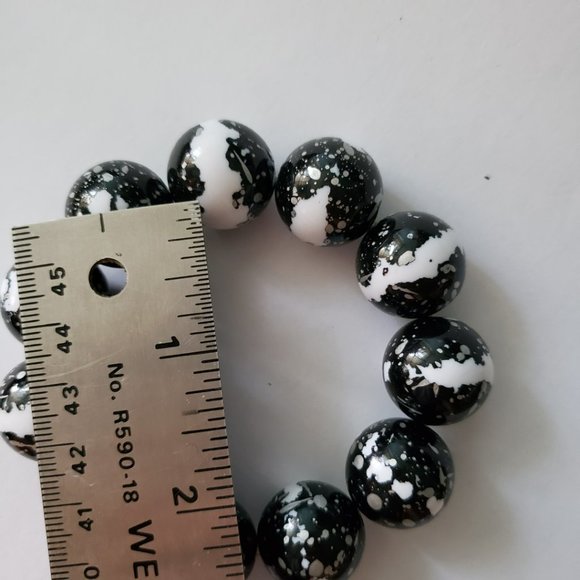 Large Splatter Paint Design Bead Bracelet - Picture 7 of 8